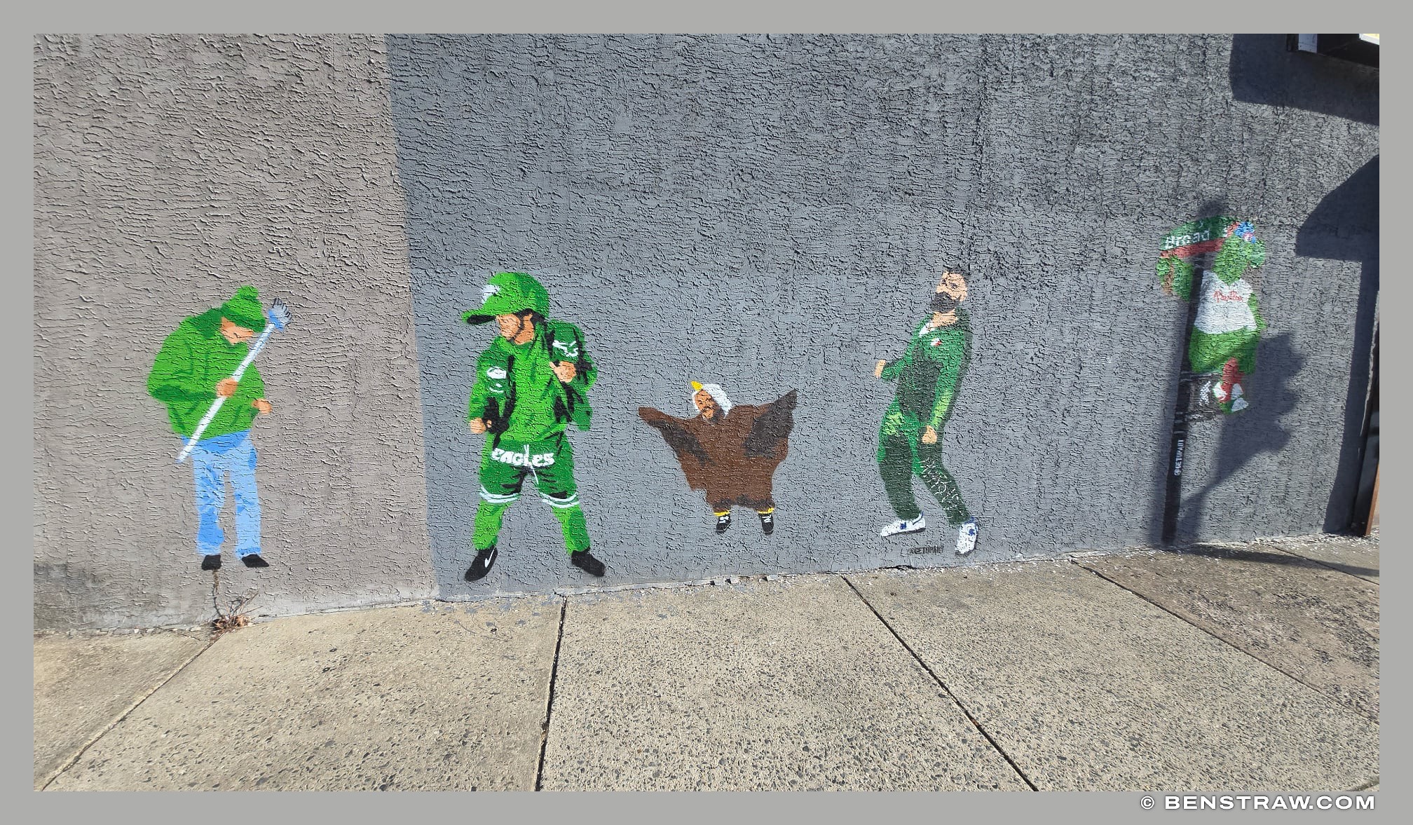 Photo of mural and eagles in Philadelphia, Pennsylvania